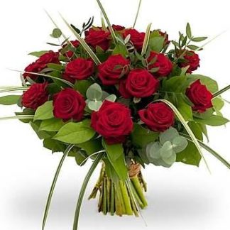 19 red roses with greenery | Flower Delivery Khimki