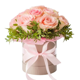 25 pink roses in a hatbox | Flower Delivery Khimki